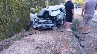 (VÍDEO) Caminhão e carro batem entre São João e Nova Trento 