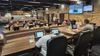 Câmara recua e vai revogar lei dos "supersalários"