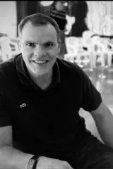 Médico é achado morto dentro do carro